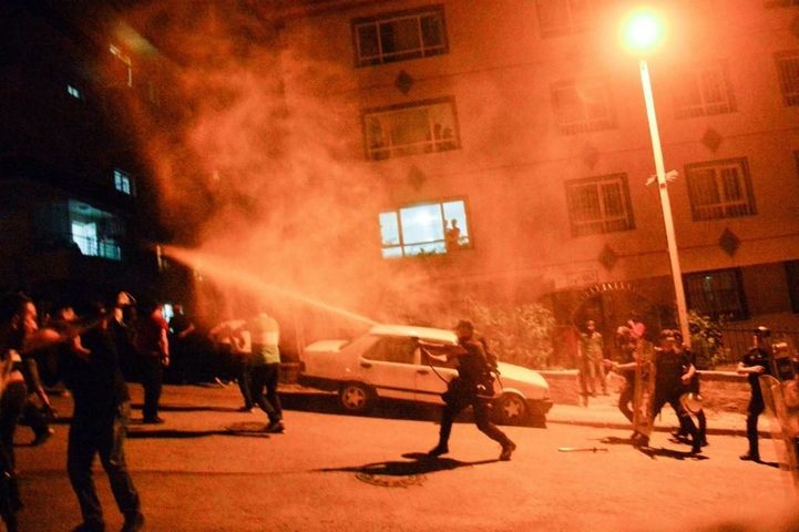 Dozens detained after Syrian shops attacked in Turkey