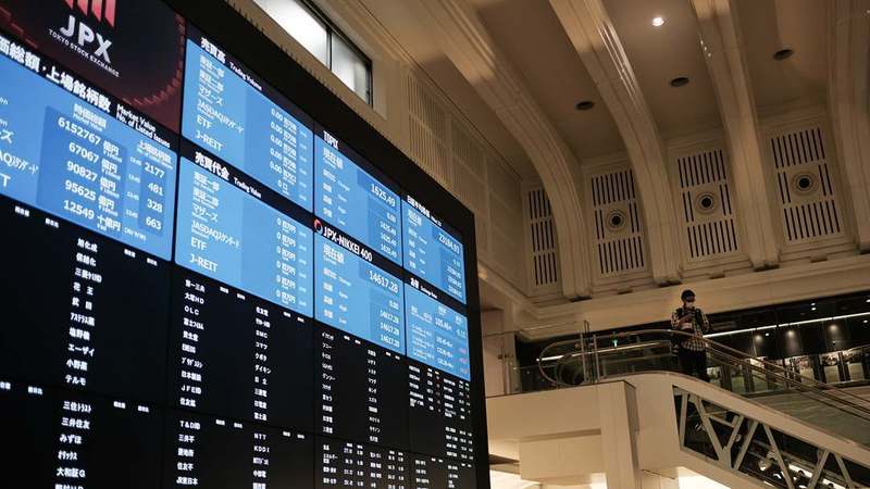 World markets tank on Fed taper talk, Delta fears