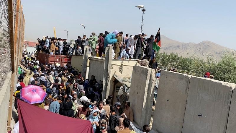 Afghanistan's banks brace for bedlam after Taliban takeover