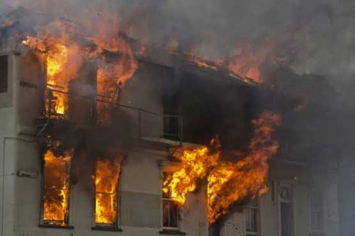 Factory fire in Korangi kills at least 14 workers