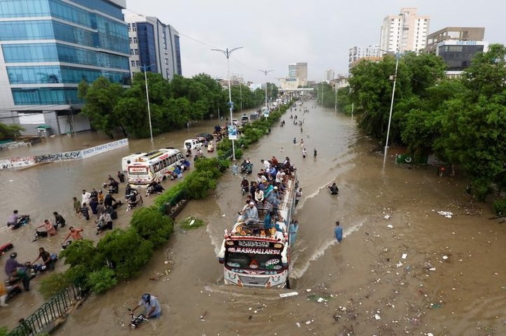 Heavy rainfall hits several areas of Karachi