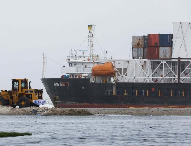 Grounded ship freed in Karachi