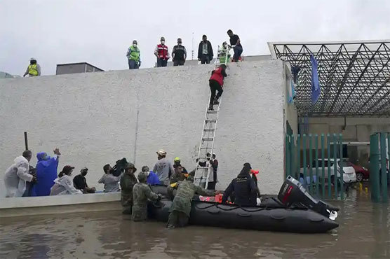 At least 17 patients die after floods hit Mexican hospital