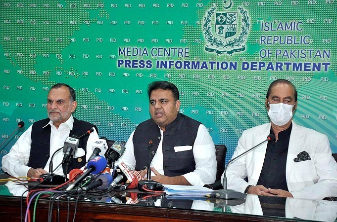 Govt had no objection if CEC had personal sympathy with Nawaz Sharif: Fawad