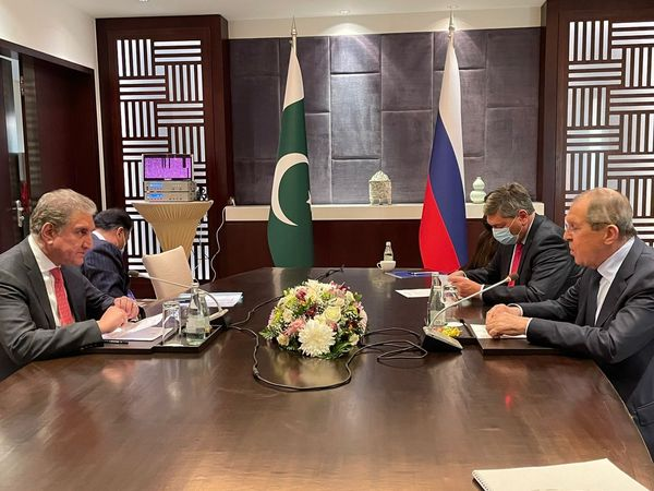 FM Qureshi, Lavrov discuss regional, global issues