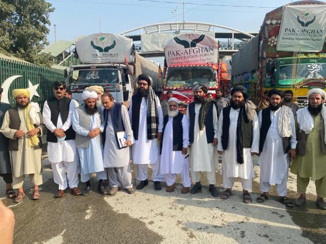 Pakistan delivers humanitarian assistance to Afghanistan