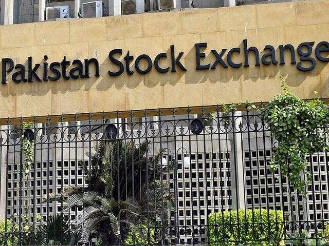 PSX recovers to end with a positive change of 0.12 per cent