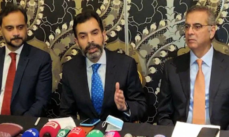 Twitter slams Governor State Bank for "insensitive" comments on rupee devaluation