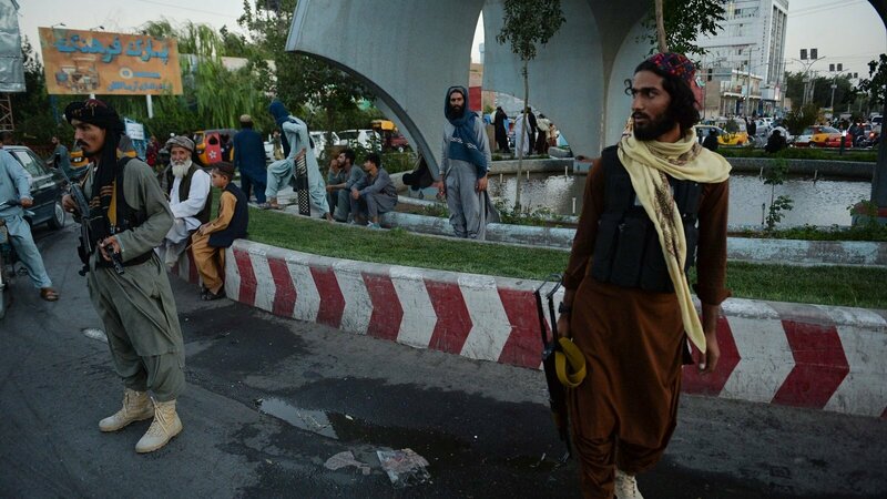 Taliban kill three 'IS kidnappers' in shootout