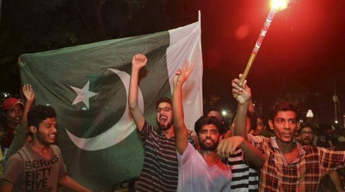 Streets in Indian Occupied Kashmir erupt in jubilation as Pakistan thrash India in T20 World Cup