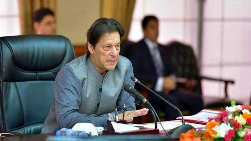PM Imran directs PTI leaders to support ministers amid row with ECP: report