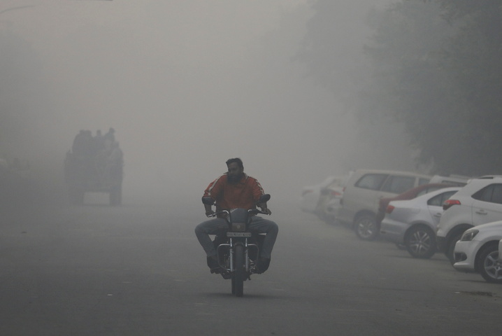 Diwali leaves Delhi wheezing in dangerously unhealthy air