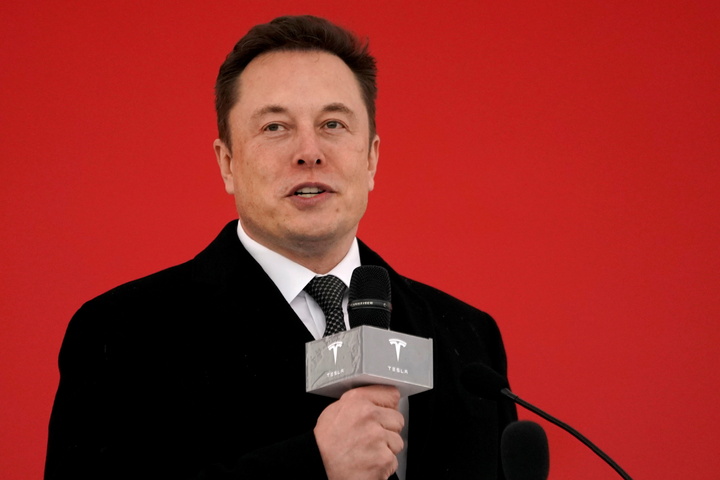 Musk sells nearly $7 bln worth of Tesla shares this week