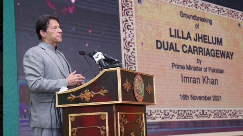 Opposition fearful of a machine, says PM Imran about EVMs