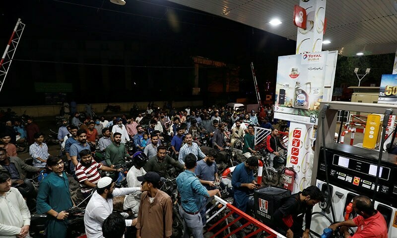 People face long queues, hassles in quest to get petrol during strike