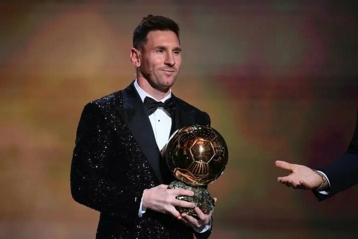 Messi wins Ballon d'Or for seventh time