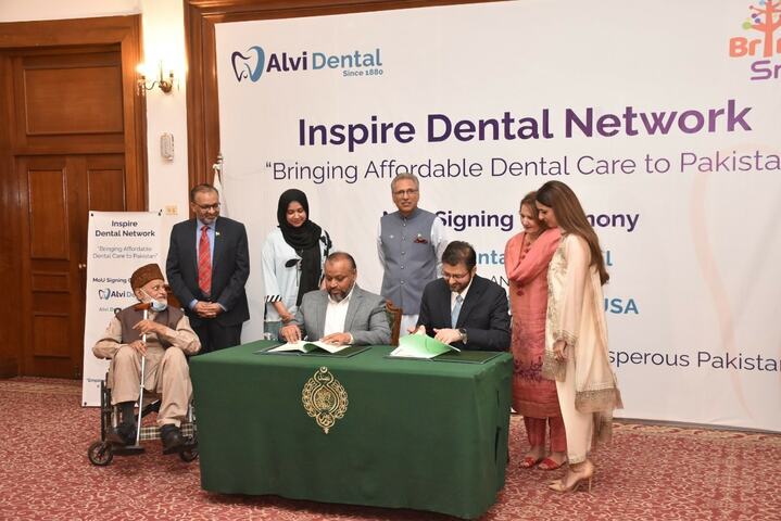 Pakistani Twitter mad at President Alvi & son for signing deal which shows conflict of interest