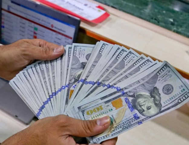 Against USD: Pakistan's rupee falls to yet another historic low