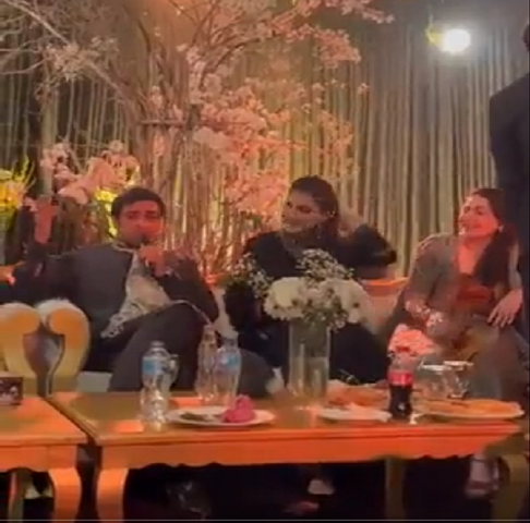 Hamza Shehbaz turns singer for Junaid Safdar's wedding