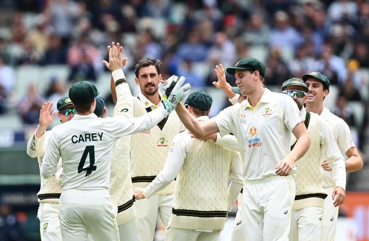 Hapless England's Ashes dreams in tatters as Australia pounce