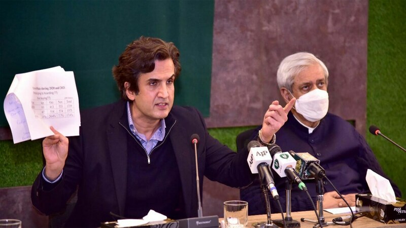 No need of panic buying urea as sufficient stock is available: Khusro