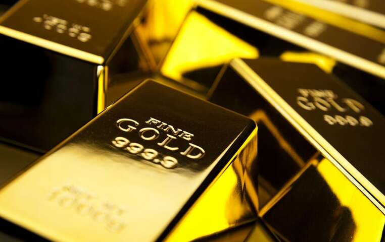 Gold prices fall by Rs200 per tola in local market