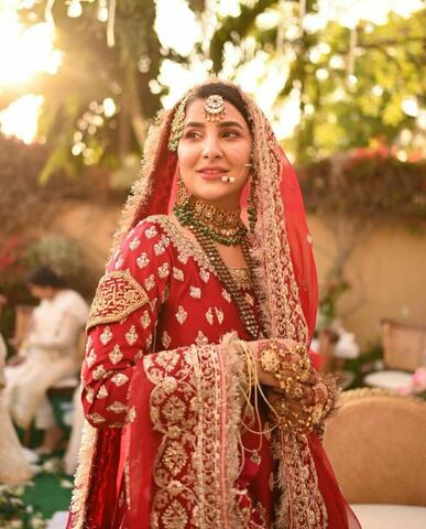 Actor Areeba Habib ties the knot in daytime nikkah ceremony