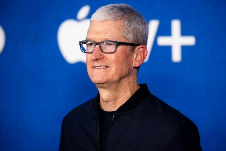 Tim Cook earned over 1,400 times the average Apple worker in 2021