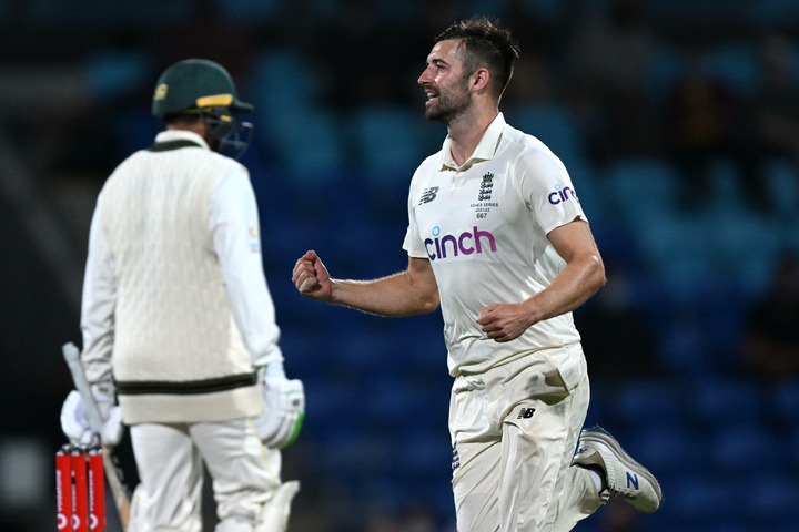 England strike late but Australia lead in Hobart