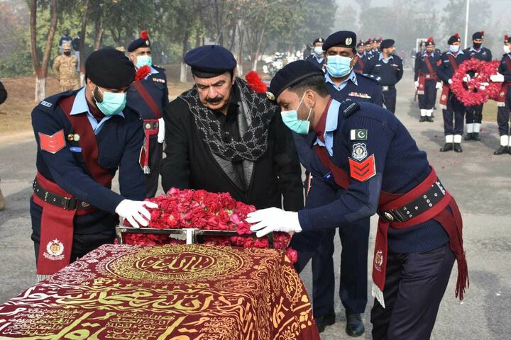 Stay alert, urges security czar Sheikh Rashid after TTP kills Islamabad cop