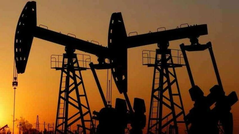 Oil prices slip from 2014 highs, supply concerns limit losses
