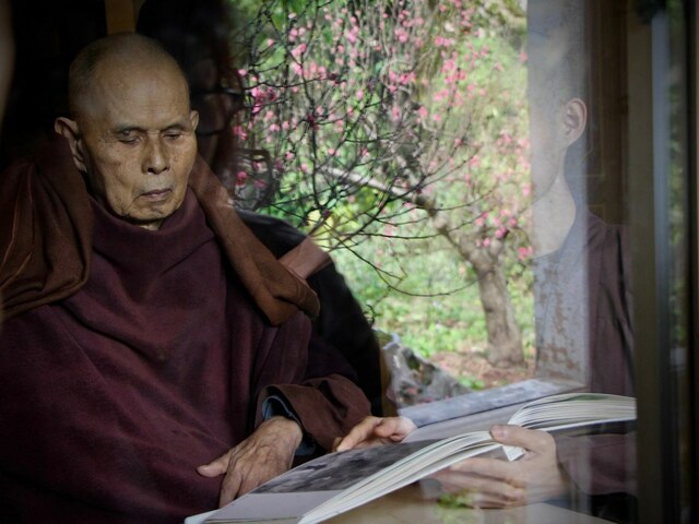Thich Nhat Hanh, who worked for decades to teach mindfulness, approached death in that same spirit