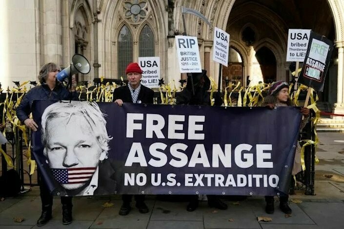 UK court to rule on Assange extradition case
