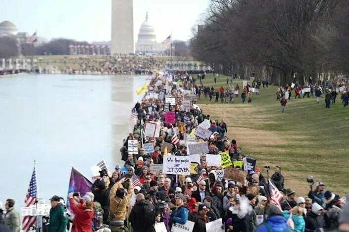Thousands march in Washington against Covid vaccine mandates