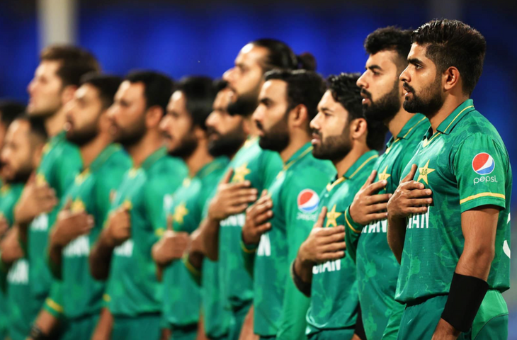 Twitter lauds Pakistani cricketers who painted ICC awards green
