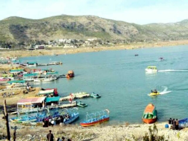 Teacher dies, four students critical as boat capsizes in Khanpur Dam