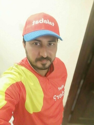 Pakistani rider finds purse with Dh20,000 in Sharjah, delivers to distraught family and wins hearts