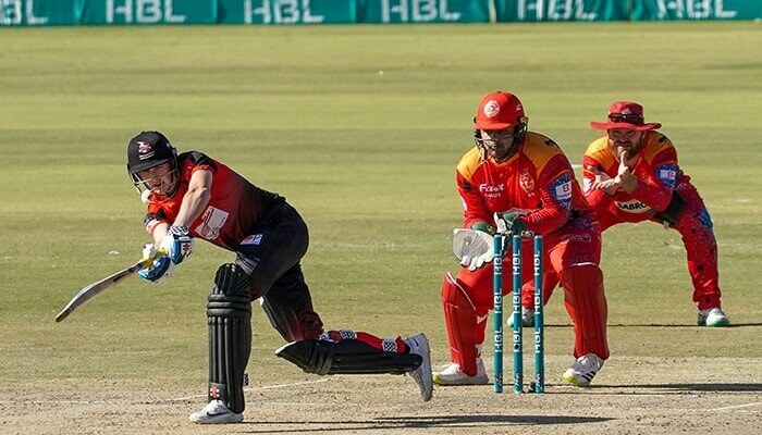 Lahore Qalandars hang on to nerves to win thriller against Islamabad United