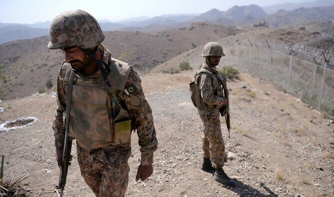 Suicide bomber killed in operation near KP&rsquo;s Tank district: ISPR