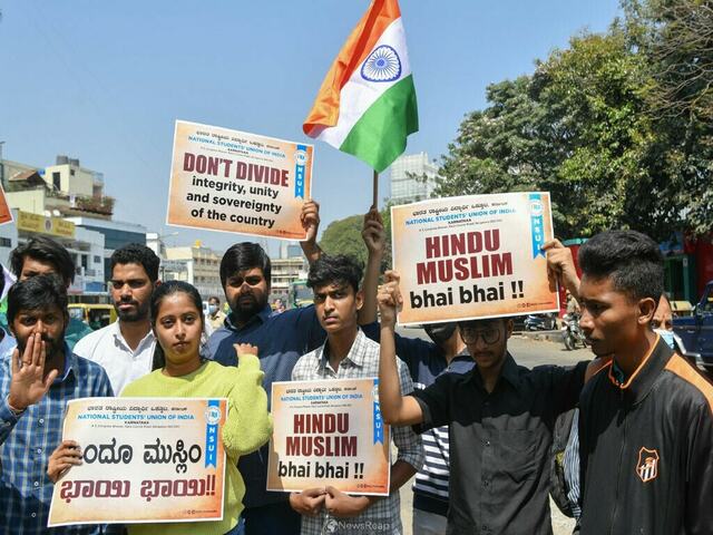 Indian students block roads as row over hijab in schools mounts
