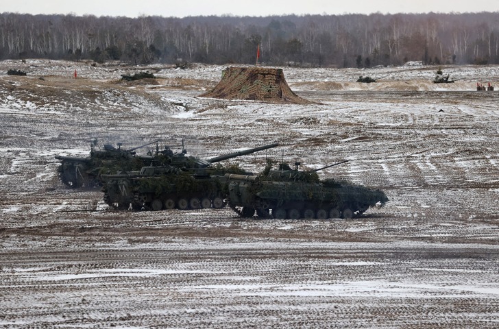 Vast drills spotlight Russia's grip on Belarus during standoff with West