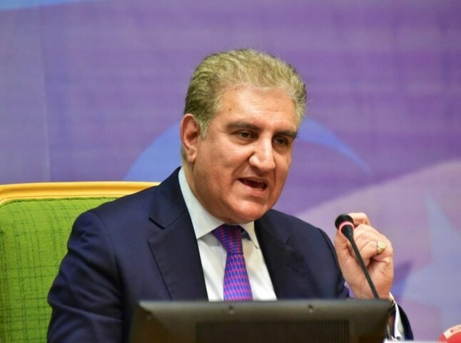 Twitter reacts to FM Qureshi&rsquo;s query over &lsquo;performance certificates&rsquo;