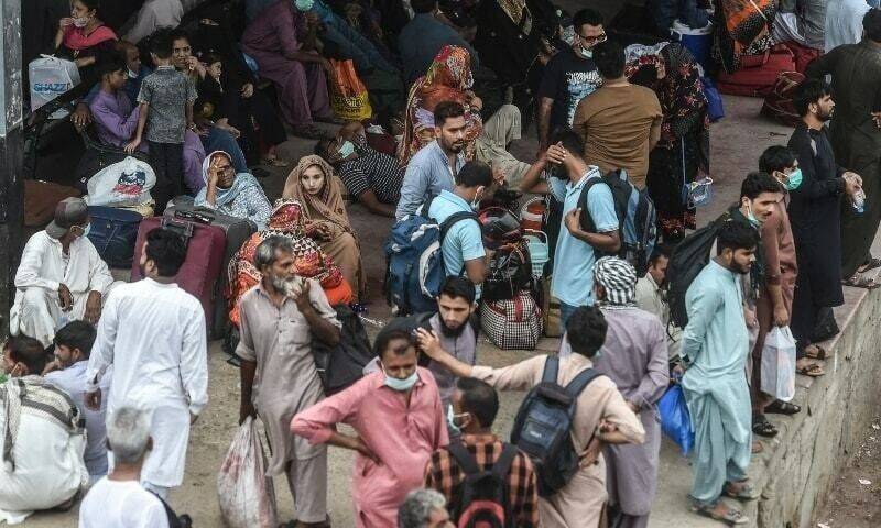 Pakistan records lowest daily Covid cases since Jan 12