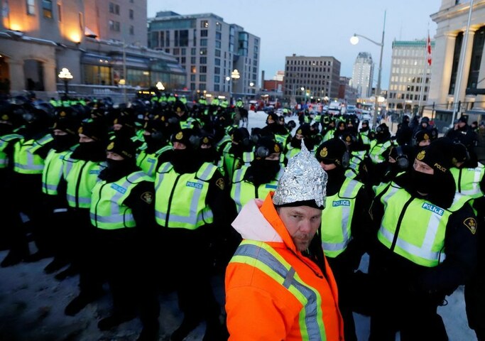 Canadian police push to restore normality to the capital