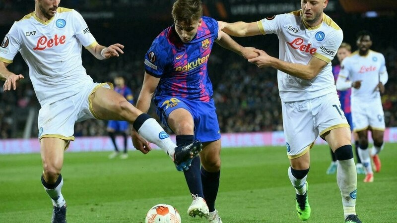 Barcelona and Napoli finely poised, Rangers look to finish job against Dortmund