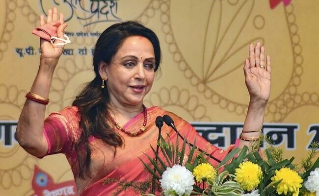 Twitterati troll BJP MP Hema Malini for saying Modi will "stop" Ukraine crisis