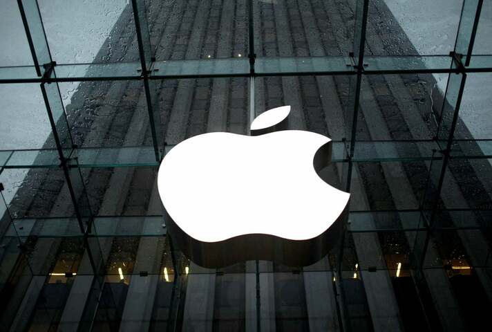 Apple halts all product sales in Russia