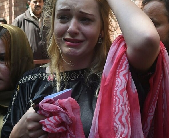 Czech model approaches IHC for permission to travel home