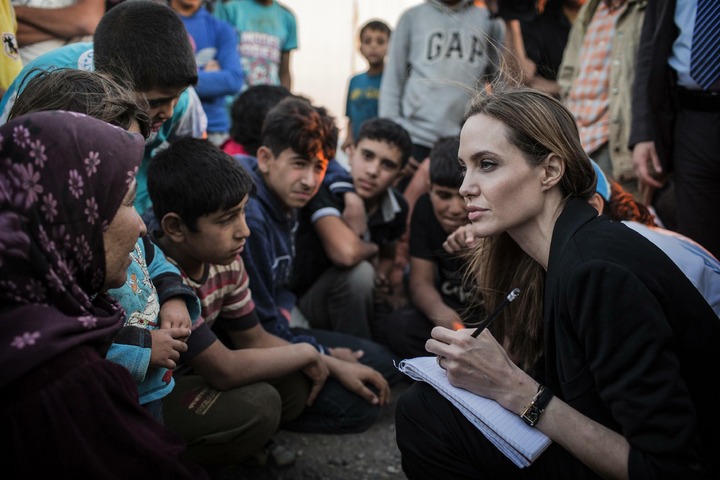Angelina Jolie urges equal rights for all refugees