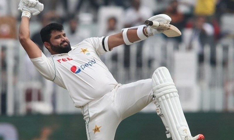 Azhar hits huge 'daddy hundred', Pakistan declare on 476-4